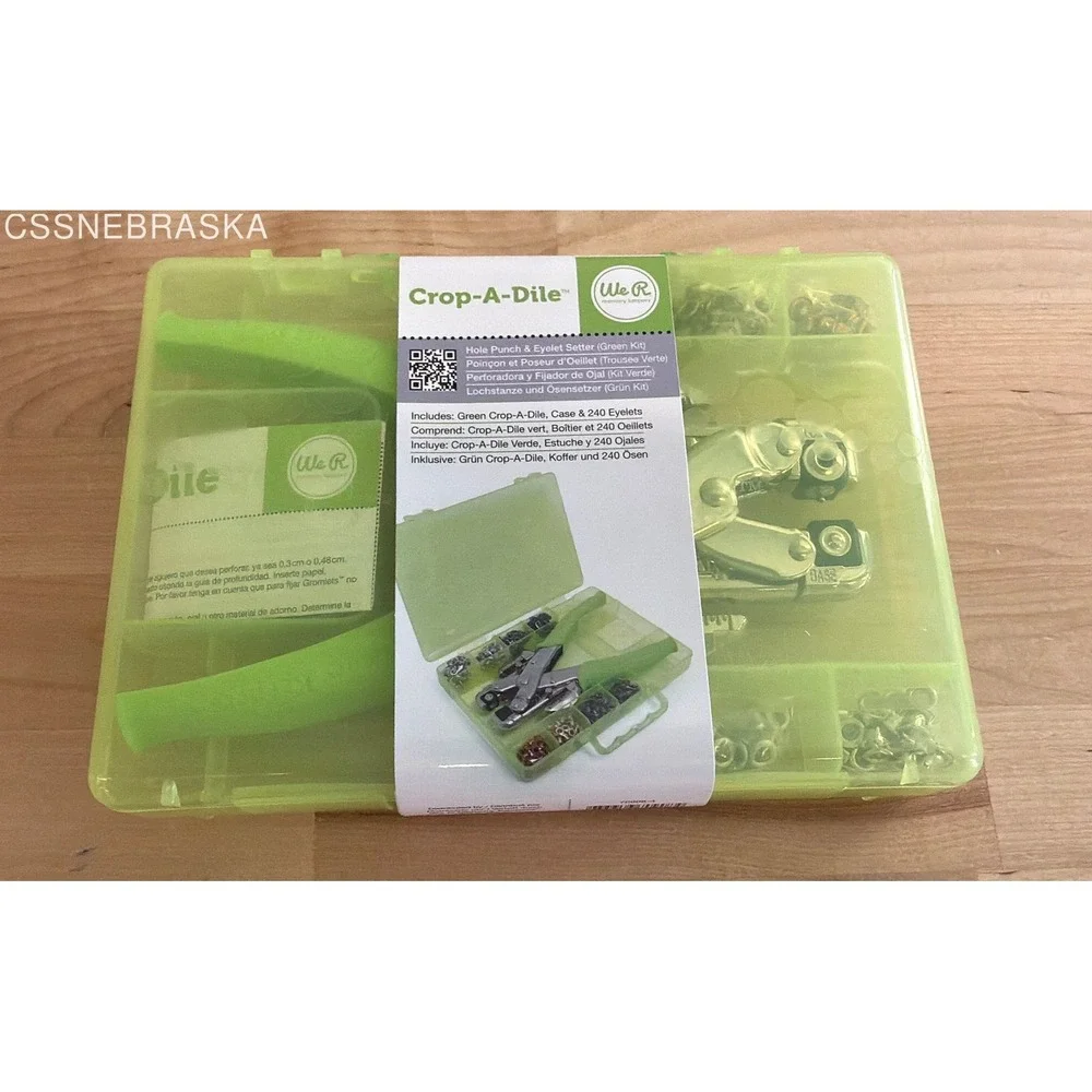 We R Memory Keepers Crop-A-Dile Hole Punch & Eyelet Setter Green Kit Case‎ New